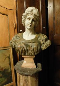 dars287 busto in marmo policromo, larg. 65 cm x h 80, 